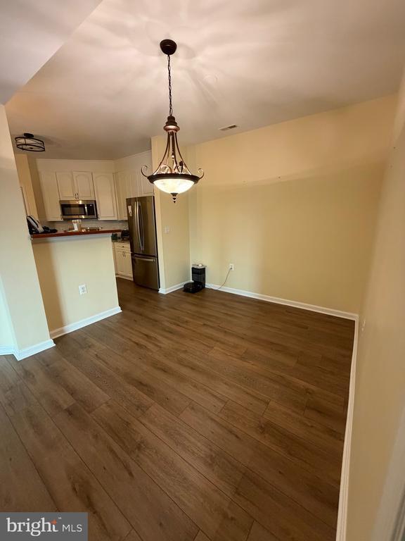 Foto del edificio - 400 Symphony Cir