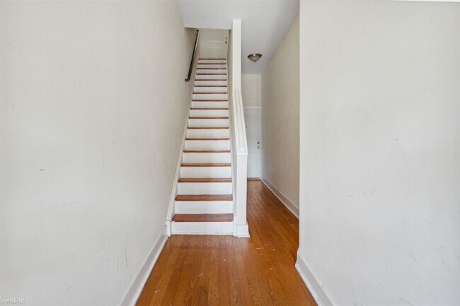 Foto del edificio - 3 br, 2 bath Triplex - 2310 N PARK AVE Unit 2