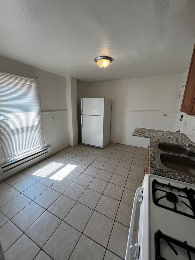 Building Photo - Move in special $1100.00 off and Rest of O...