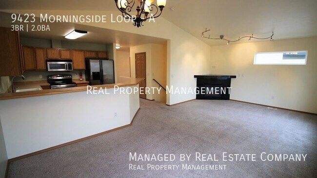 Building Photo - Dog Friendly South Anchorage 3 bed Townhom...