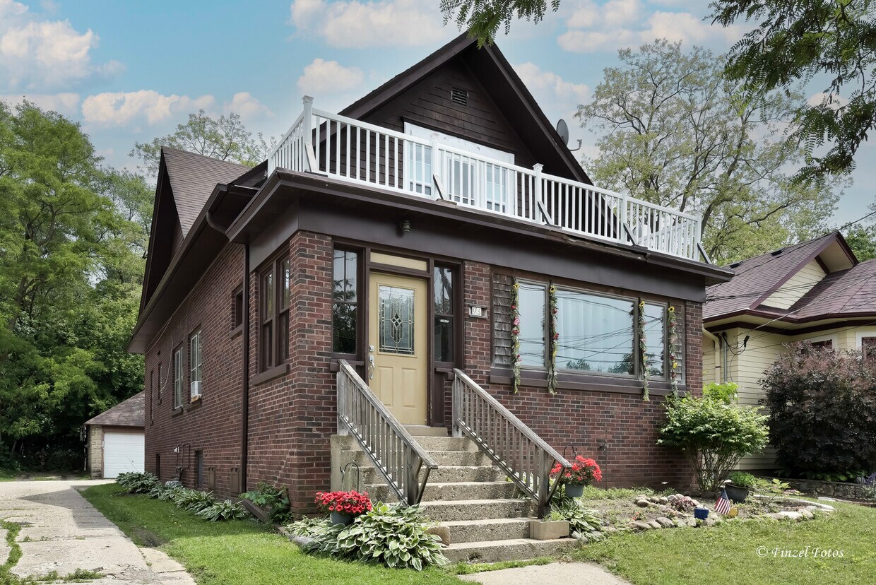 Foto principal - 93 Elmhurst St