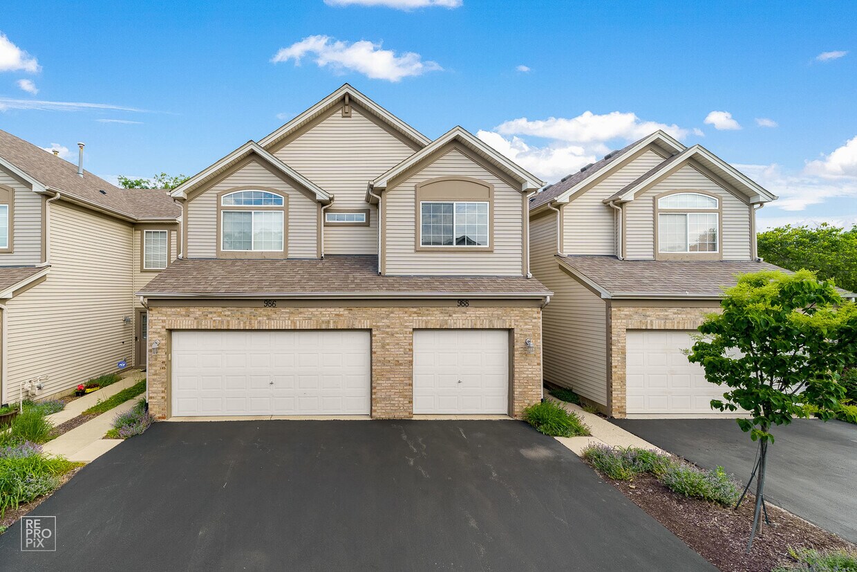 Primary Photo - 988 Park Hill Cir