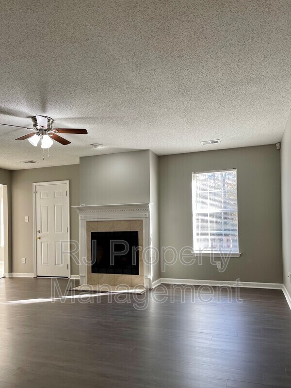Foto del edificio - 4004 Auburn Rd