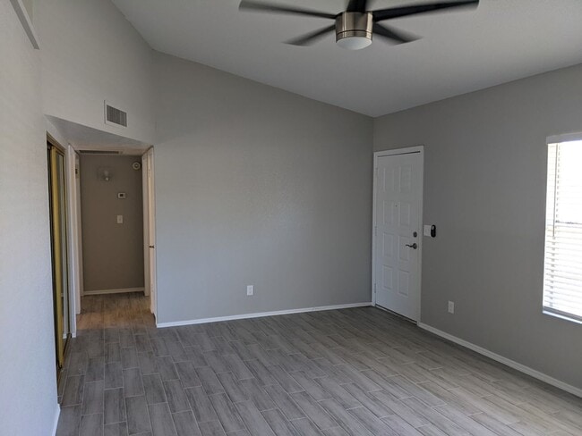 Photo - 7231 W Sierra St House