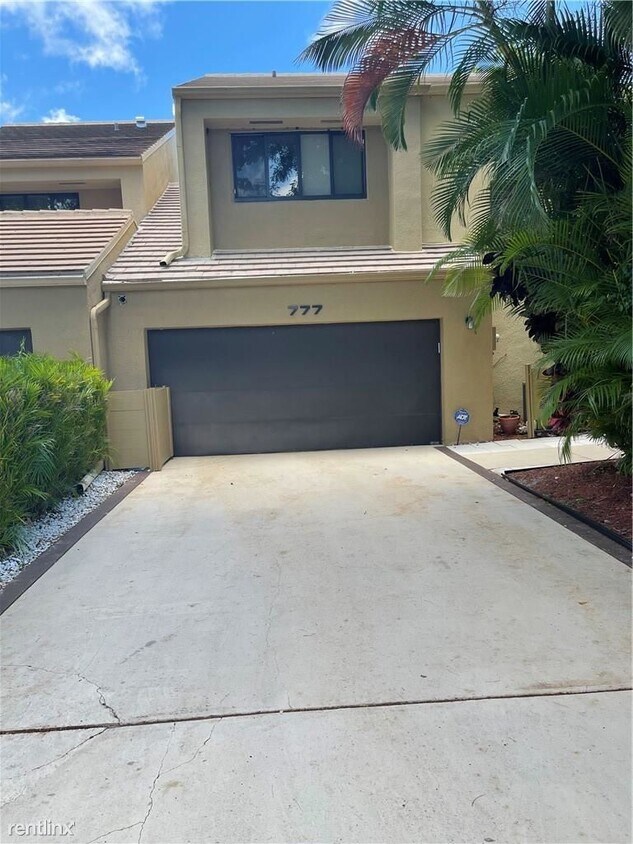 Primary Photo - 3 br, 2.5 bath House - 777 Saint Albans Dr