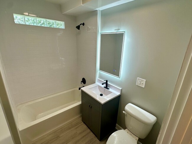 Building Photo - 2750 Lauretta Pl