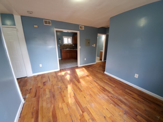 Building Photo - 822 S 18th St