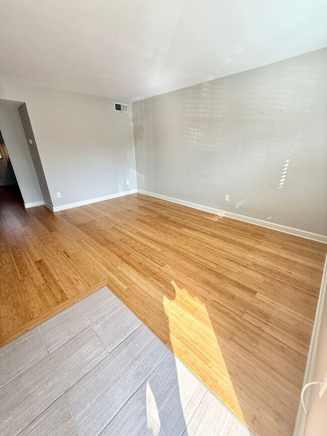 Foto del edificio - 2 Bedroom Hermitage condo only $1650!  Ava...