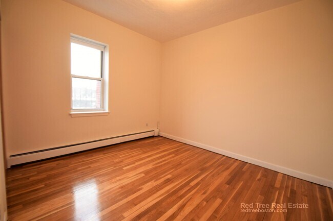 Building Photo - 172 N Beacon St