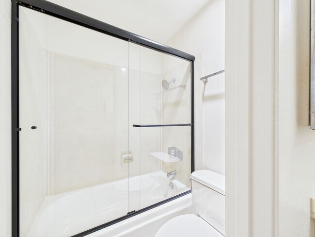 Foto del edificio - 1/1 Golden Oaks Condo for rent