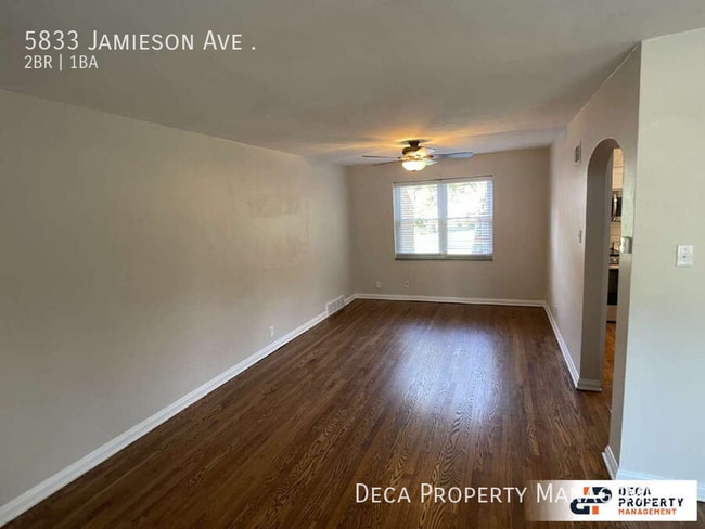 Building Photo - 5833 Jamieson Ave