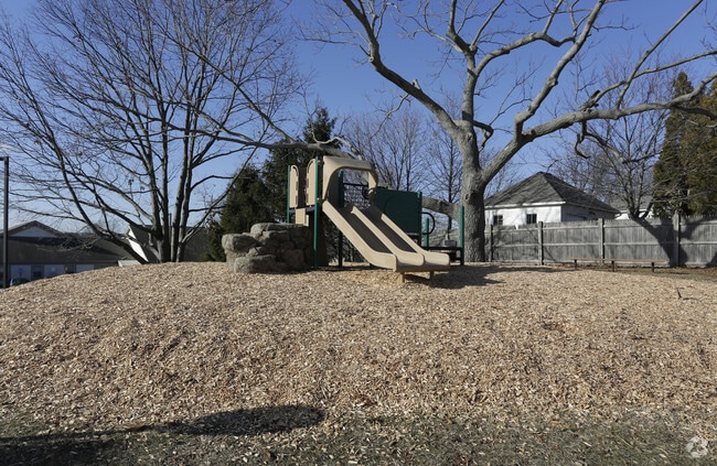 Building Photo - Ridgeland Estates