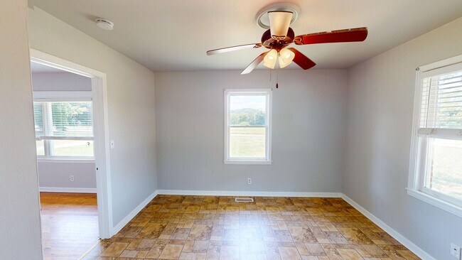 Foto del edificio - Charming farmhouse in Franklin, TN!