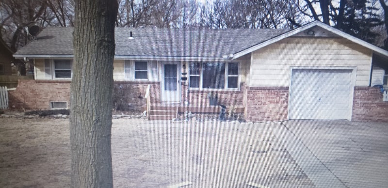 Primary Photo - 1439 N El Paso Dr