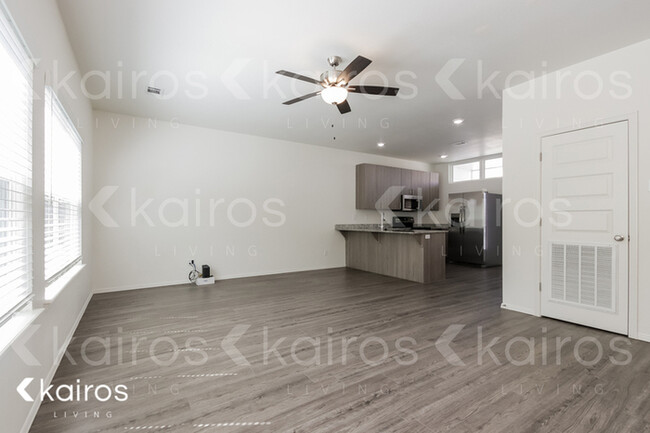 Foto del edificio - 1632 S. Razorback Road
