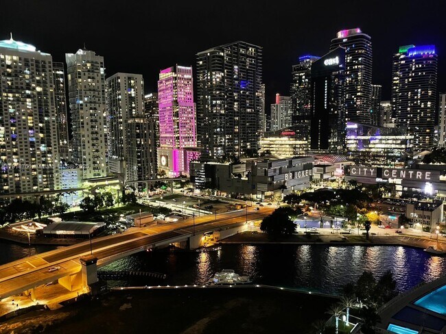 Foto del edificio - 90 SW 3rd St