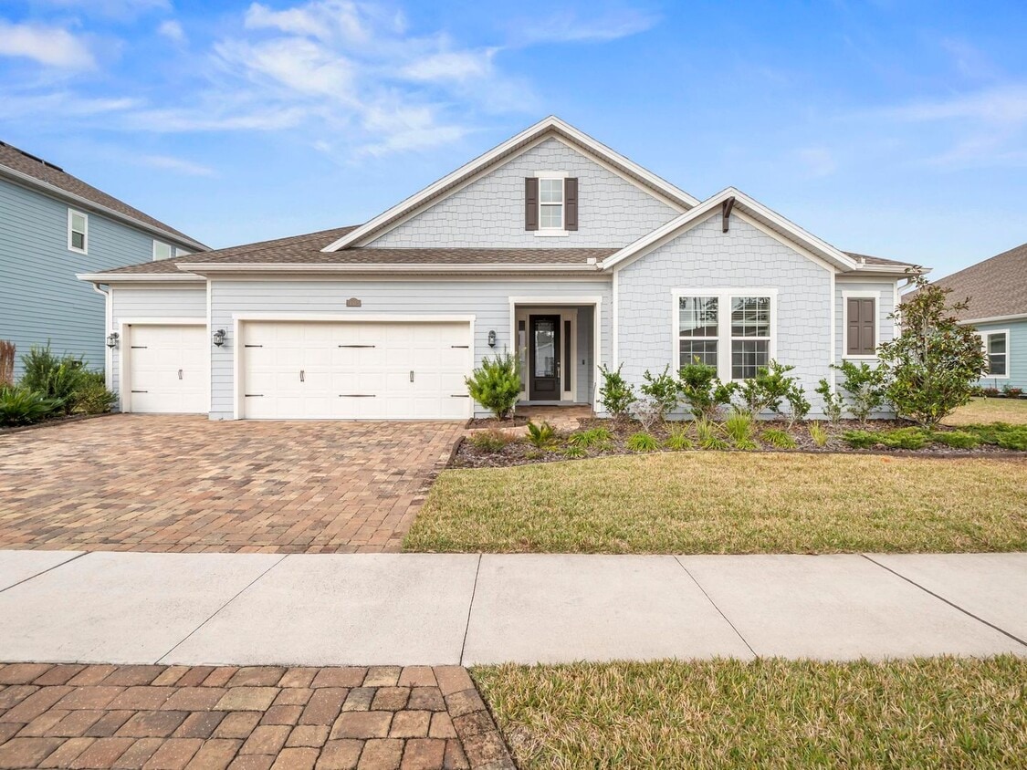 Primary Photo - Stunning 4-Bedroom Home with Gourmet Kitch...