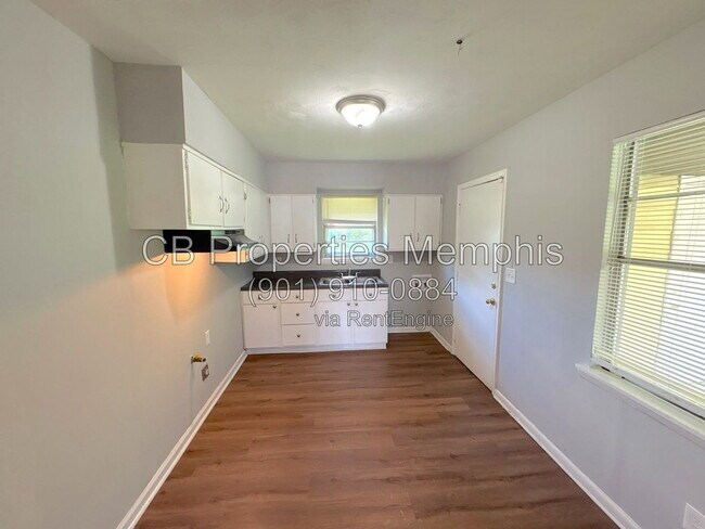 Building Photo - 4493 Westmont Rd