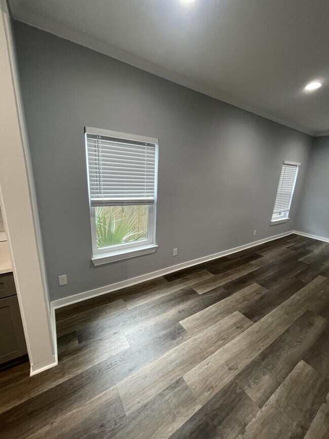 Foto del edificio - 1106 W Gregory St