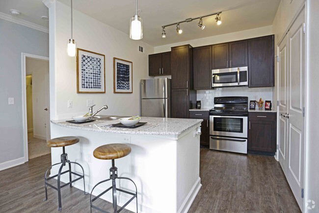 1BR,1BA - 674SF - KITCHEN - Residence at Gateway Village