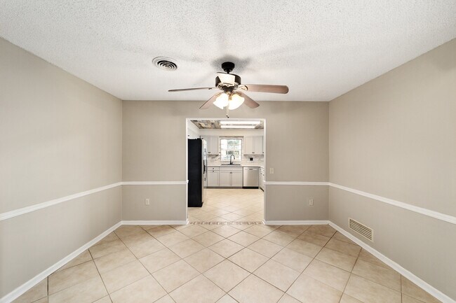 Foto del edificio - 5140 SE 8th St