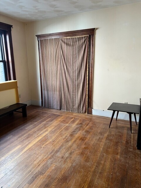 Building Photo - 127 Cedar St
