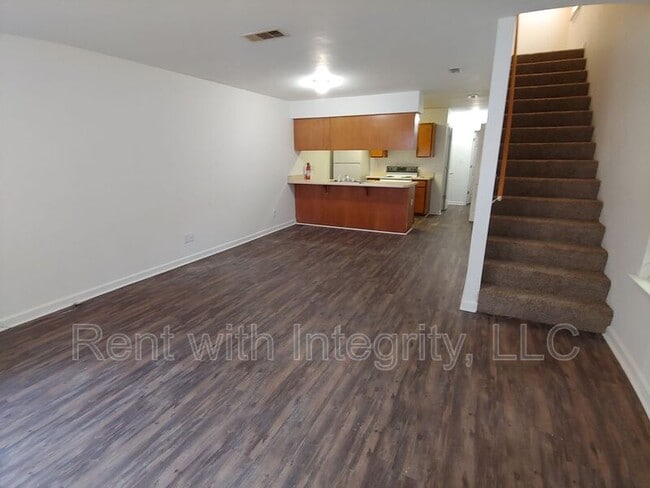 Building Photo - 227 Dixie Dr