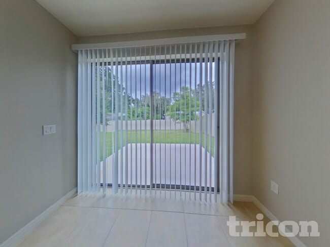 Building Photo - 2743 Red Horse Dr