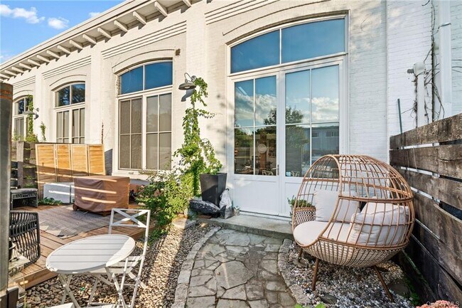 Foto del edificio - 5 Hanna Ln