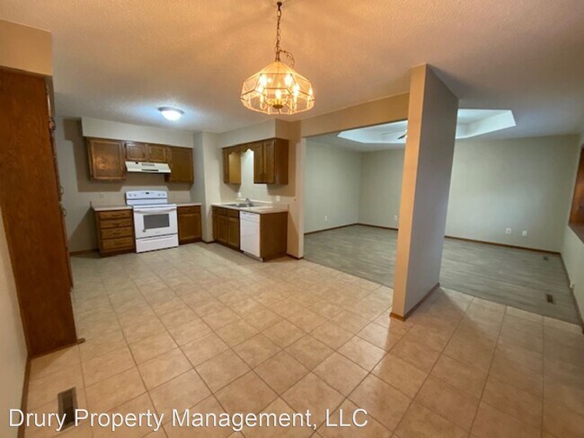 Foto del edificio - 3 br, 2 bath House - 1686 E. Dale Street