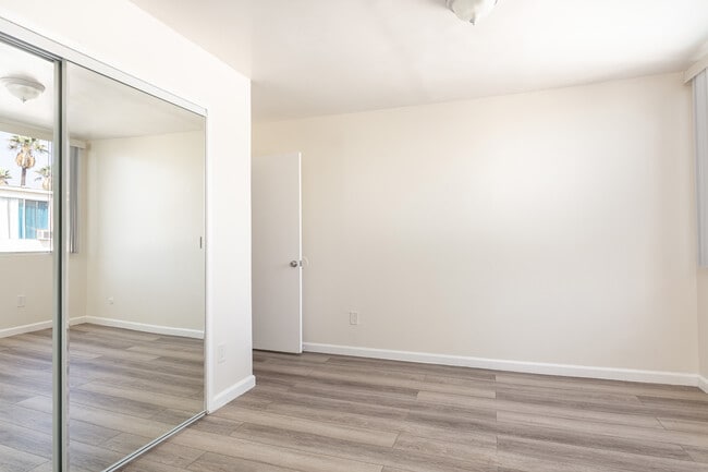 Building Photo - 1500 Gramercy Place