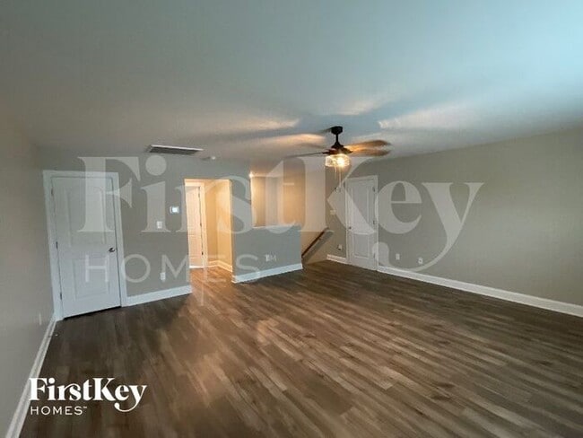 Building Photo - 5595 Siler St