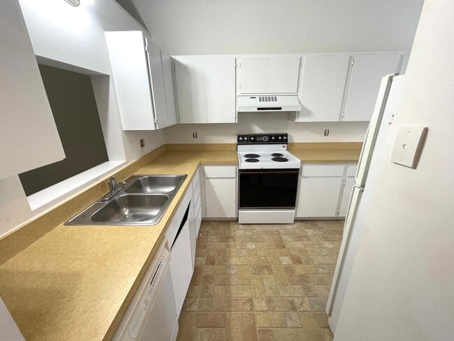 Building Photo - Spacious 2Bed/2Bath Condo for Rent!! Sarasota