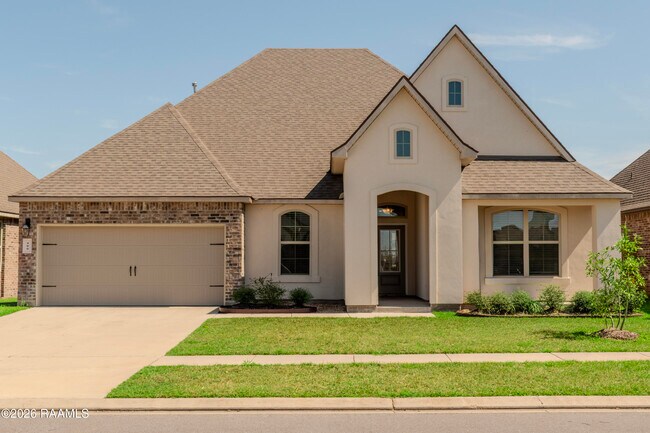 Building Photo - 400 Eastwood Dr