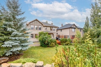 Building Photo - 354 Discovery Ridge Way SW