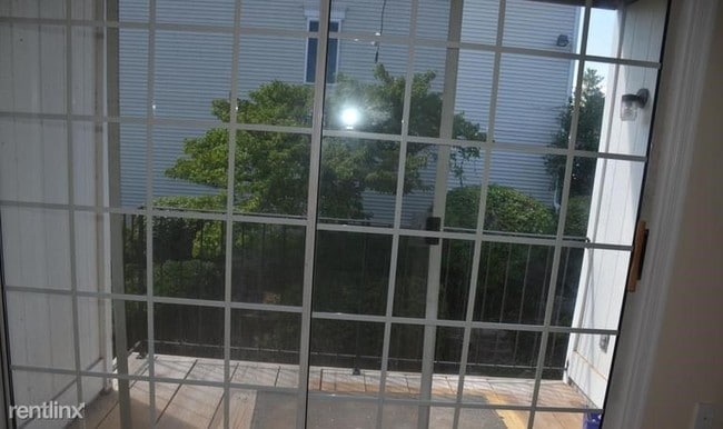 Foto del edificio - 105 Fort Evans Rd SE