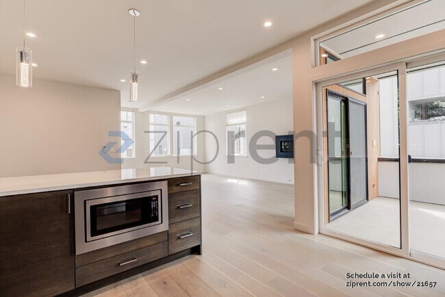 Building Photo - 718 N 49th St