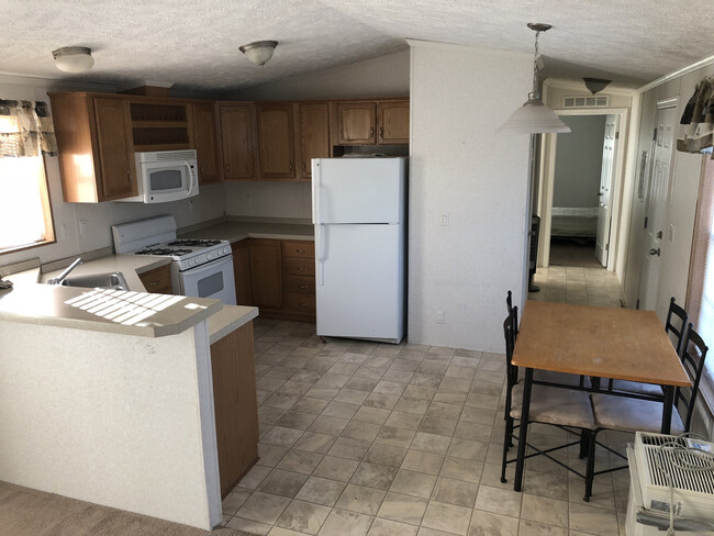 Building Photo - Trailer for Rent in Belfield