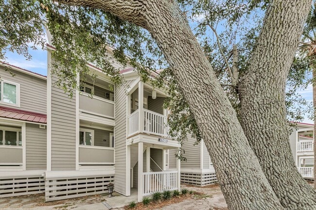 Building Photo - Coastal Living in the Heart of Folly Beach