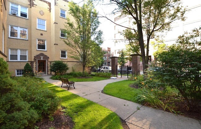 Foto del edificio - 4402 N Rockwell St