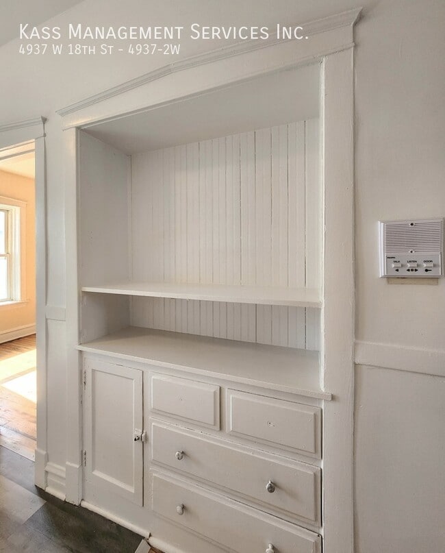 Building Photo - 4937 W 18th St