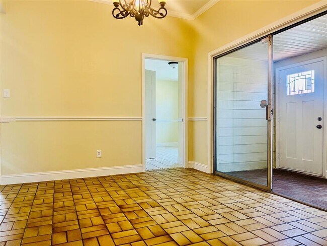 Foto del edificio - 8814 Beau Monde Dr