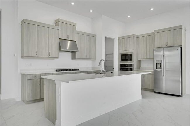 Building Photo - 13920 Vivant Dr