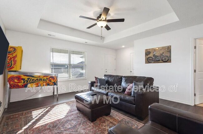Foto del edificio - 747 N Jozlynn Ave