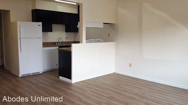 Building Photo - 612 W Luellen Dr