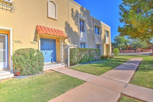 Foto del edificio - 8344 E Chaparral Rd