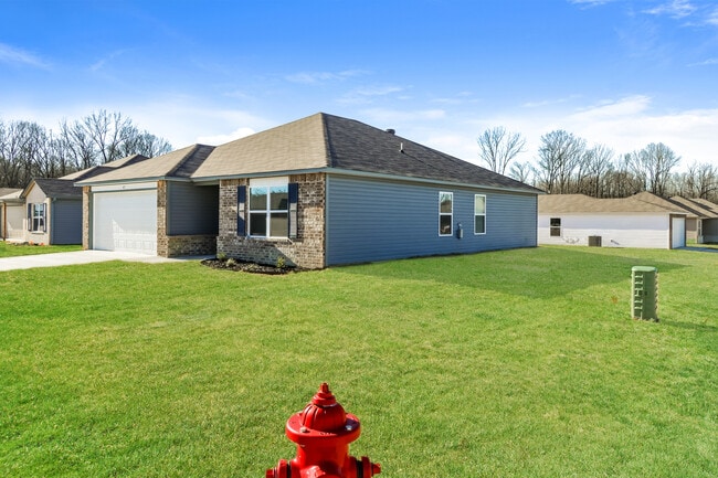 Building Photo - 47 10 Point Ln