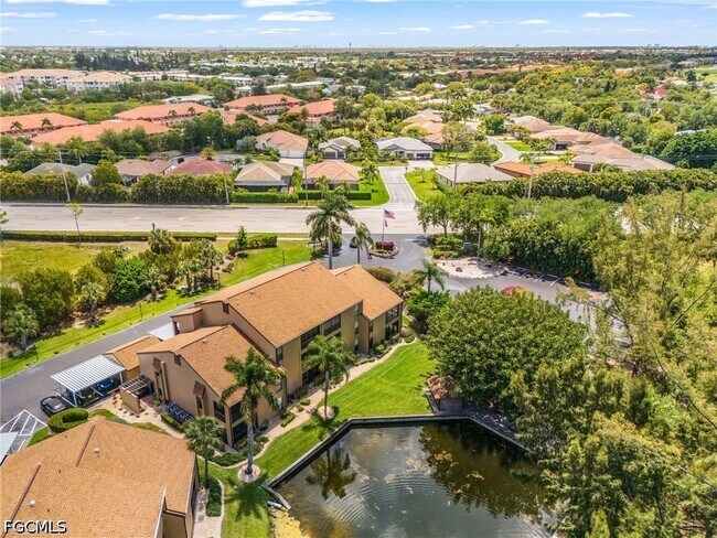 Foto del edificio - 15751 Windward Way Cir