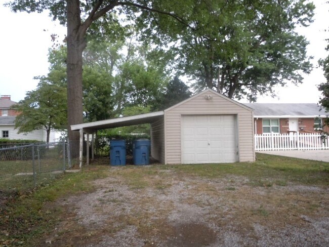 Building Photo - 620 Kinloch Ave