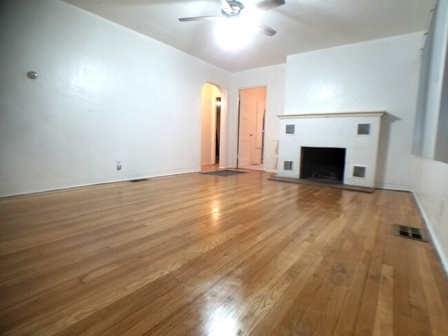 Building Photo - 1904 Lead Ave SE